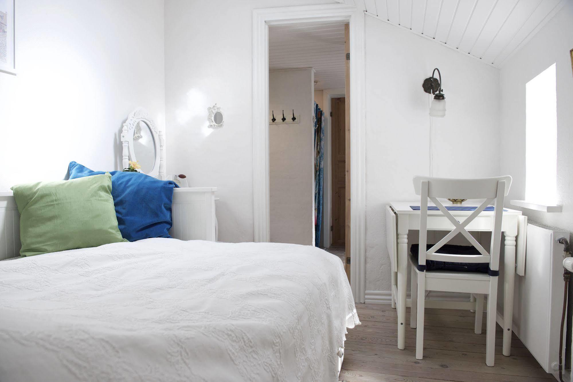 Lotus Bb & Spa - Indre Ro Yoga *